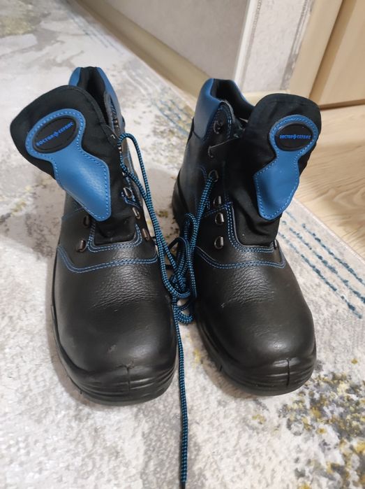 Продам safety ботинки