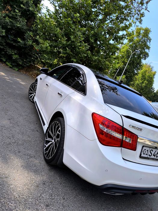 Cruze 1,8 Идеал Ягона