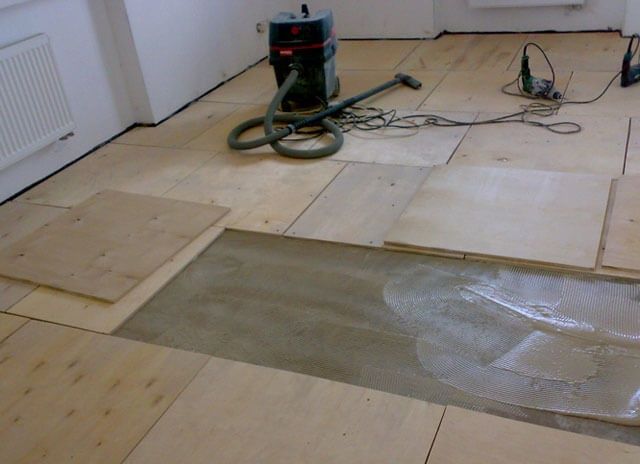 Укладка паркета.