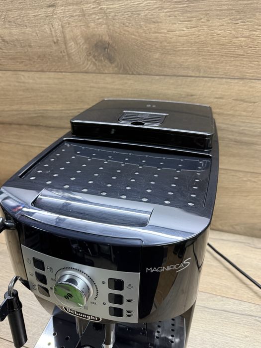 Продавам Кафемашина Delonghi MagnificaS Type:ECAM22.110.B