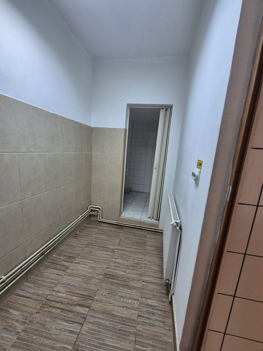 Spațiu comercial aprox 45 mp Ploiești Păltiniș Cantacuzino vizavi taxi