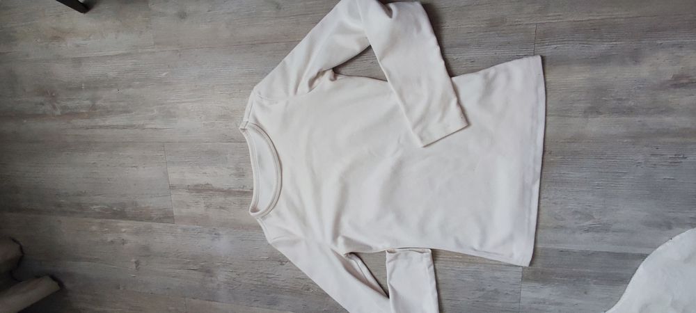 Блузки и жилетки в различни цветове