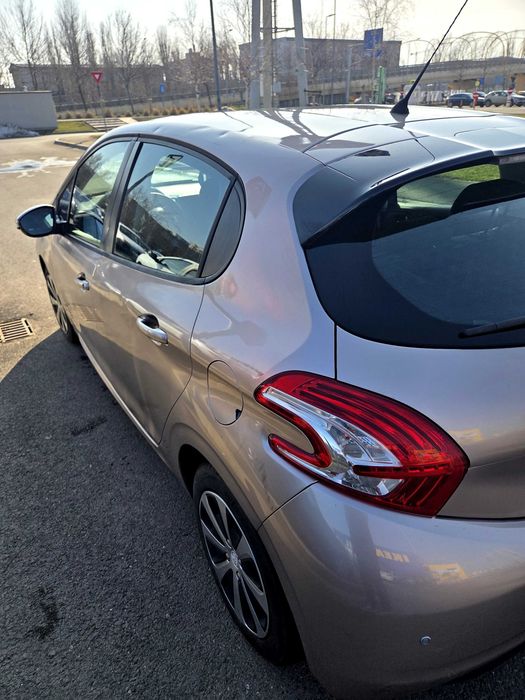 De vanzare peugeot 208