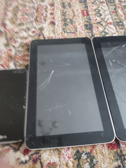 Комплект планшетов и телефонов