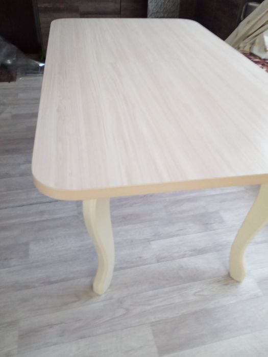 Продам большой стол 90*160