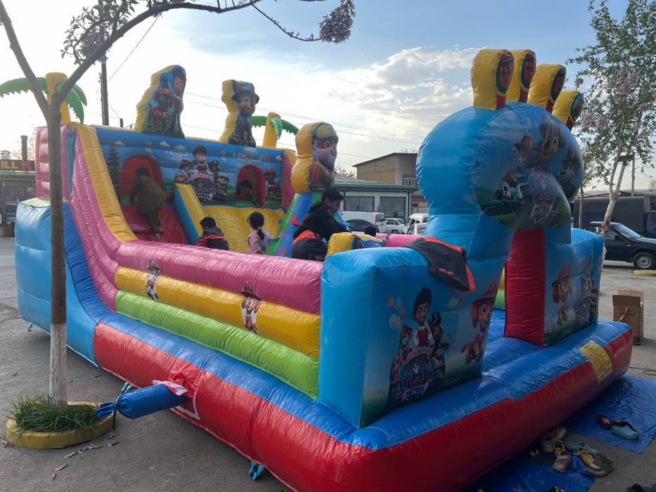 Batut. Holati yangidek. Razmeri 4*7. 60 kishiniham bemalol koʻtaradi.