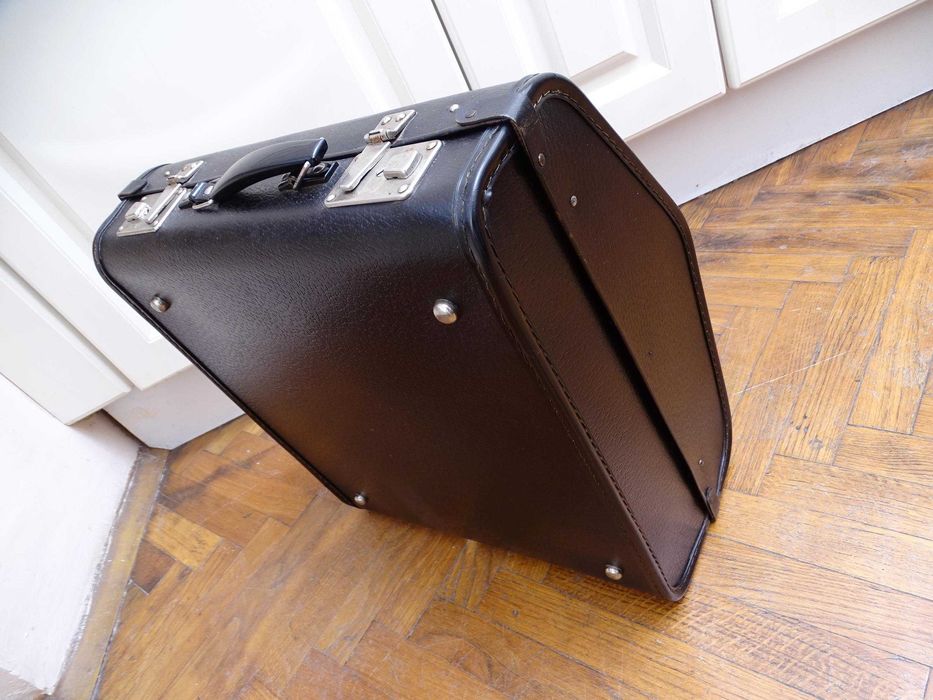 Много запазен куфар