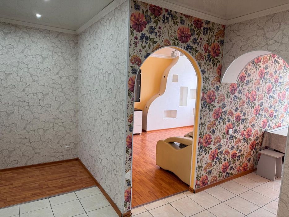 Продам 2 комнотную квартиру центр