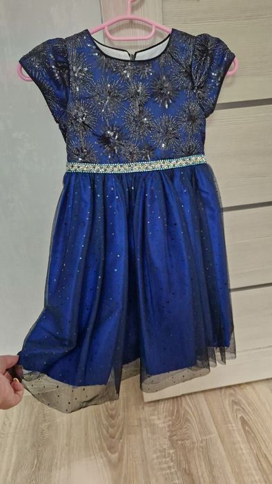 Платье нарядное на 5-7 лет