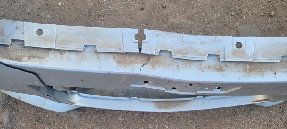 Продам бампер передний