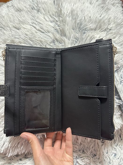 Чисто ново портмоне Guess