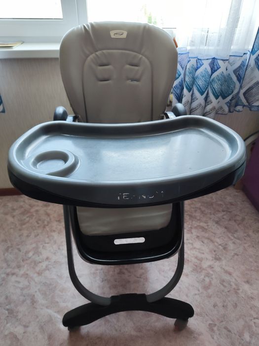 Продам стульчик для кормления