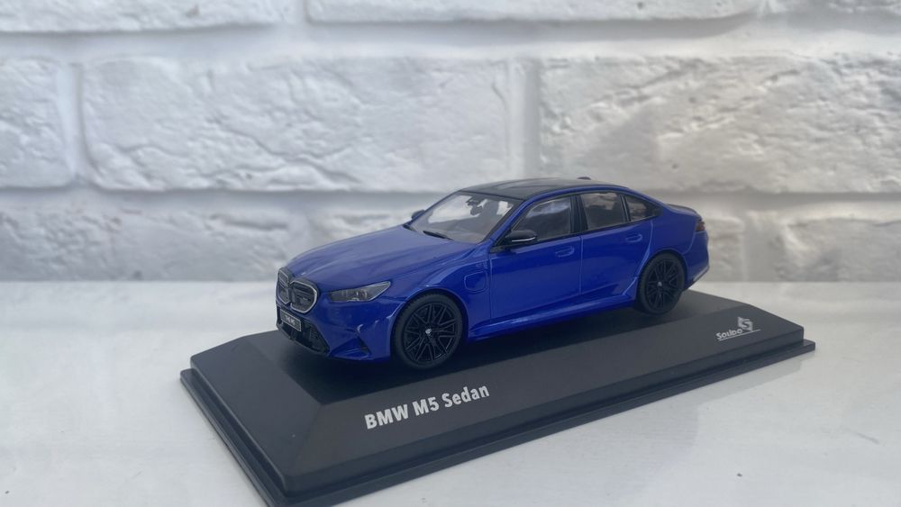 Масштабная модель 1:43 BMW
