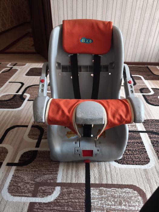 Продам детское кресло б/у