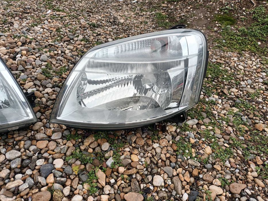 ляв и десен фар за пежо партнер ситроен берлинго 03-08 PEUGEOT CITROEN