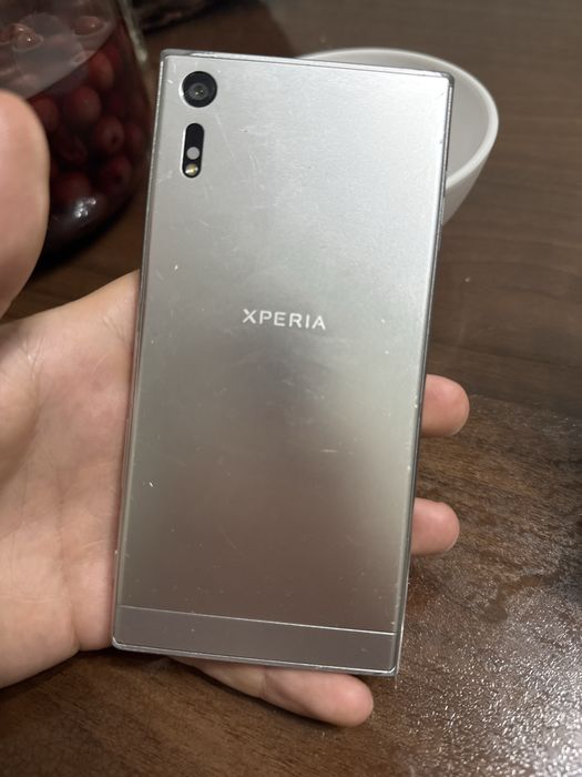 Sony xperia xz серый