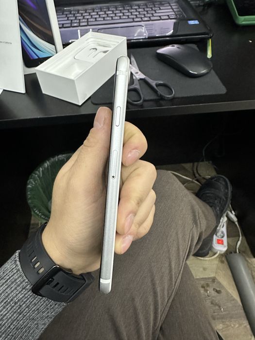 Iphone se продам 64 гб