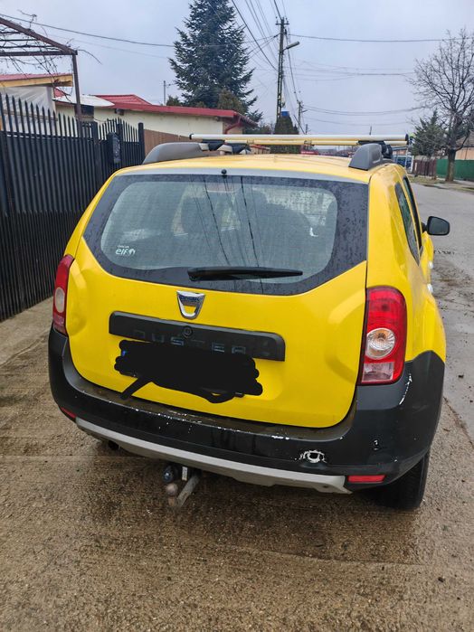 Vând Dacia Duster