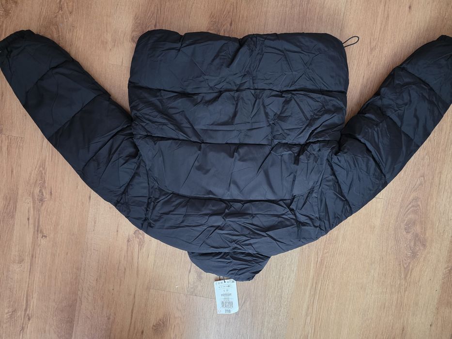 Geacă Bershka neagră – puffer călduros – mărimea S – Nouă cu etichetă