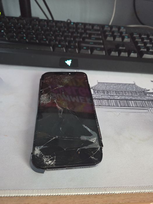 Iphone 12 pro На части