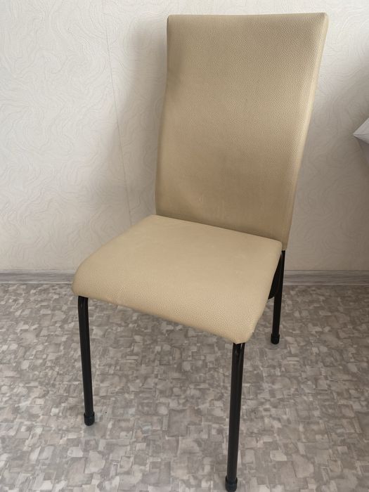 Стул в отличном состояний