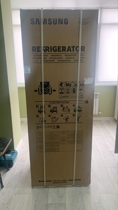 Холодильник SAMSUNG RB31