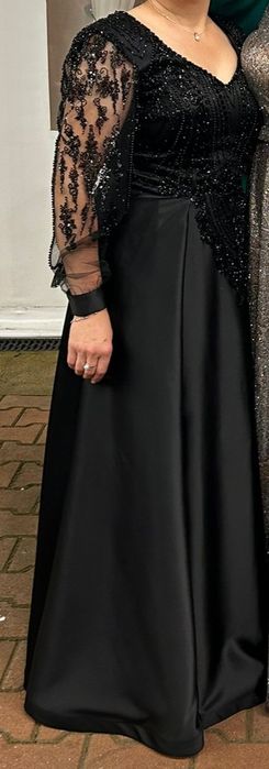 Vand rochii de ocazie