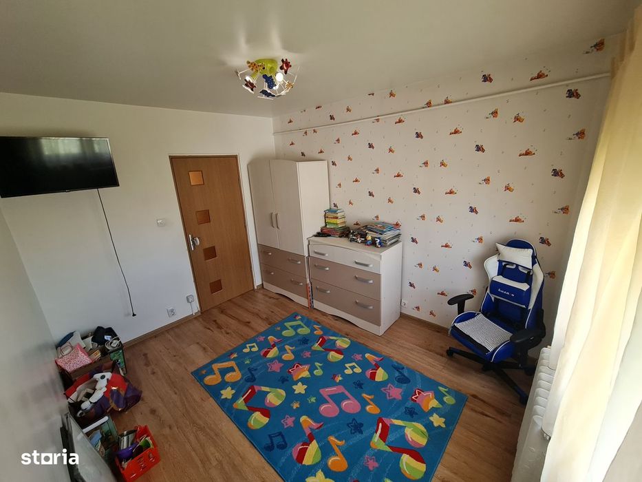 Vand apartament 5 camere Micalaca Str Abrud,2b.Decomandat,Spatios100mp