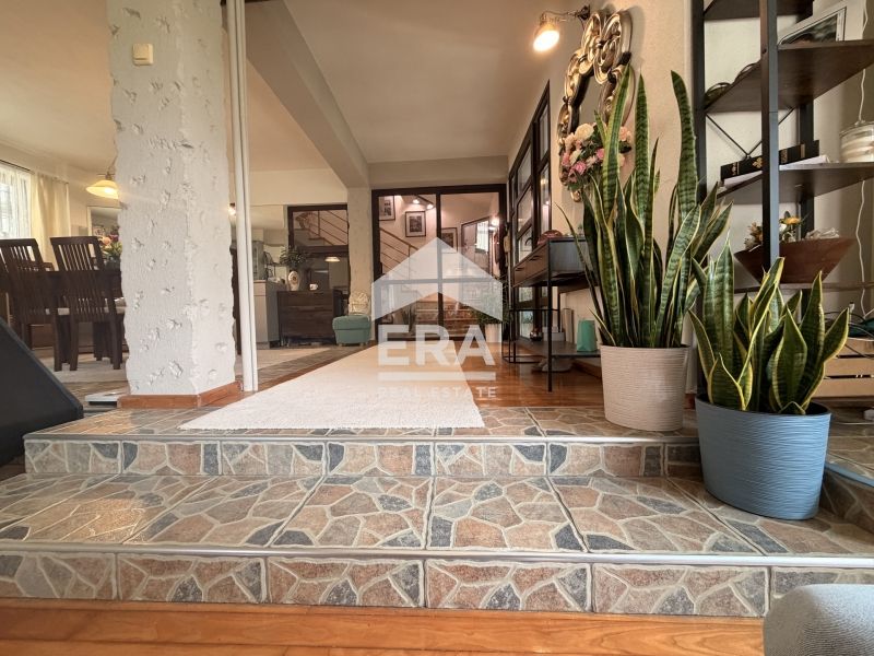 Продава се Къща в Варна, Изгрев - 238 кв.м за 4160 €/кв.м - Снимка #9