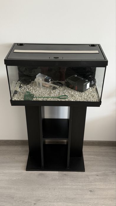 Acvariu Eheim de 54 litri cu stand