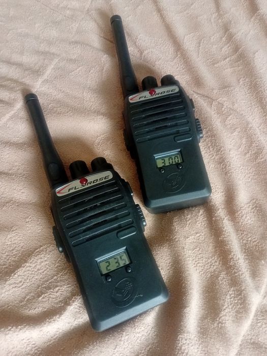 Продам две детские рации.