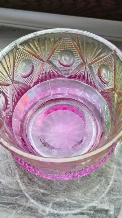 Стъклена васичка с капак