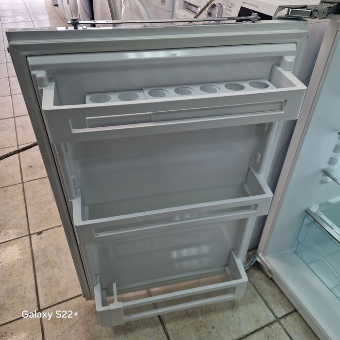 Хладилник за вграждане 87см. LIEBHERR