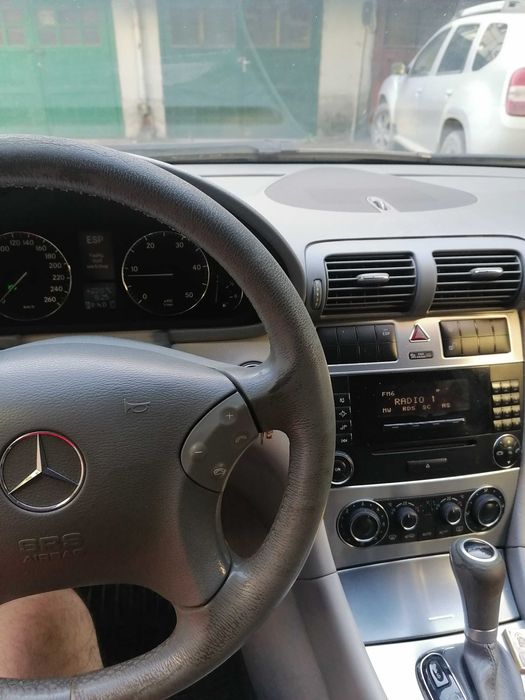 Автомобил.          .