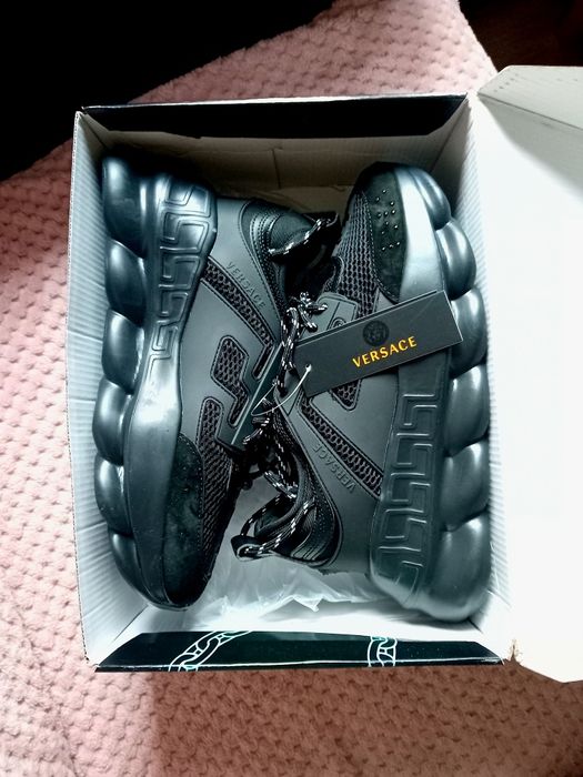 Versace Chain Reaction black
