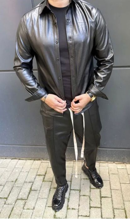 Compleu piele  negru