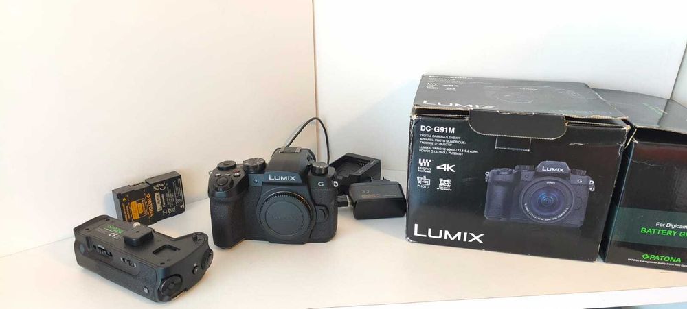 Panasonic G91 + grip