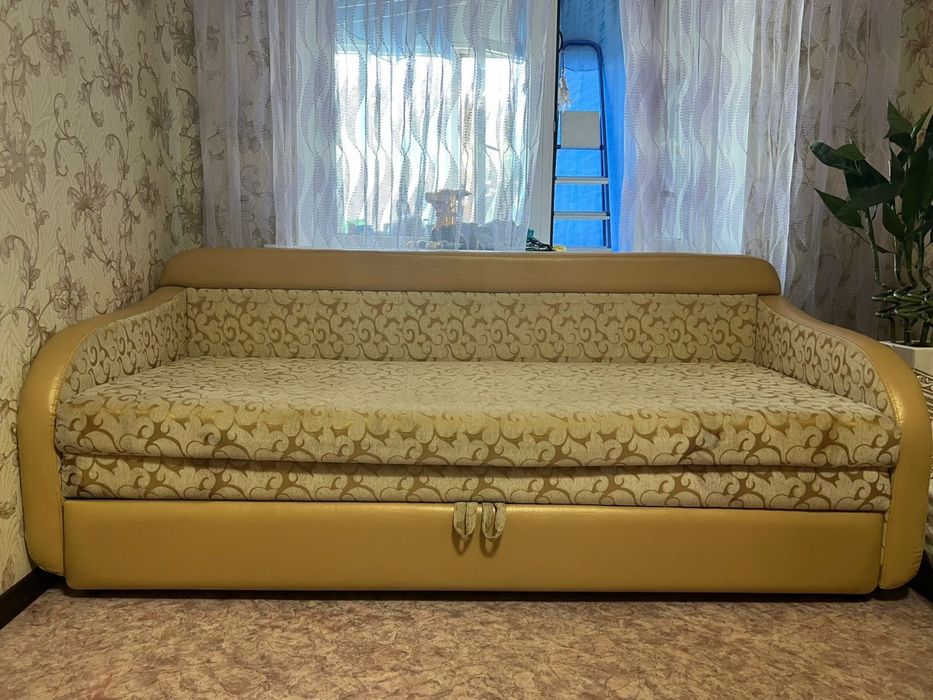 Диван и два кресла