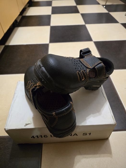 SANDALE DE LUCRU - Noi - Marimea 38