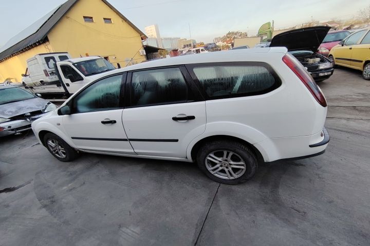 Lampa / Tripla stop stanga pe aripa Ford Focus 2005