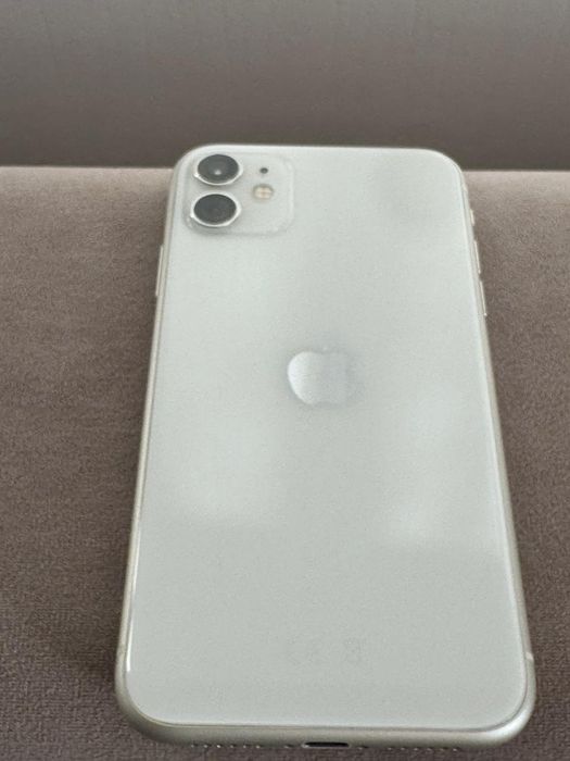 Продам айфон 11 белый