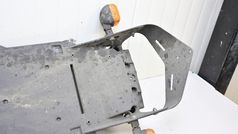 Undertail Suport Numar Spate Cu Semnalizari Aprilia RSV 1000 Mille