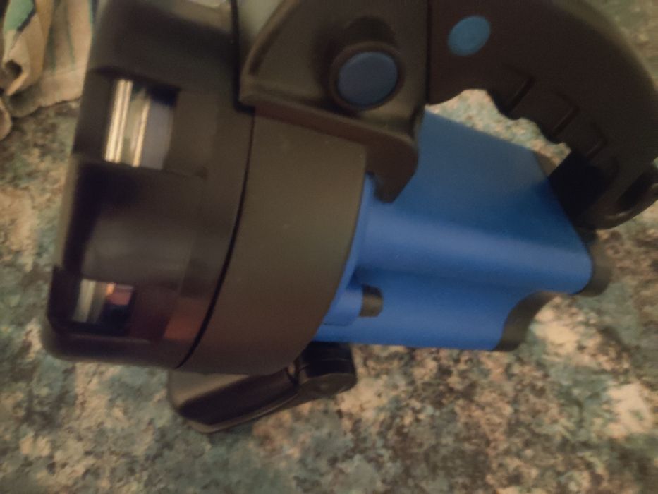 Фонарь -прожектор аккумуляторный.