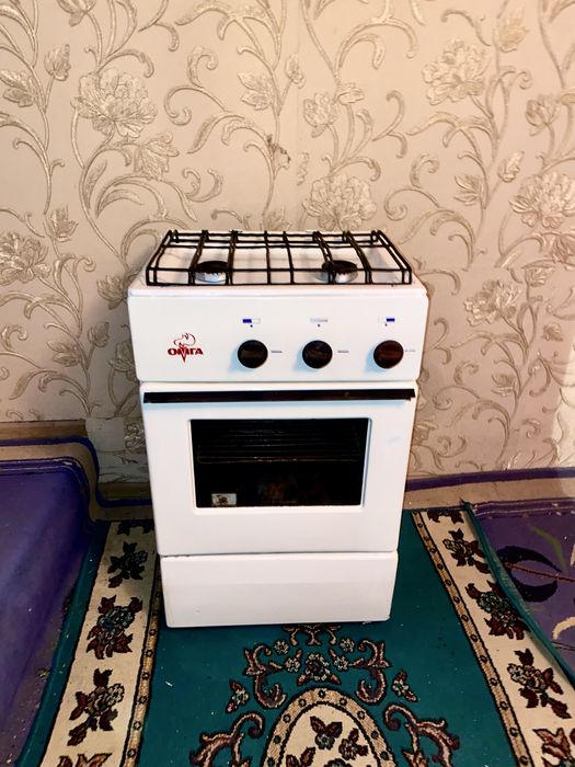 Продам газ плиту 2х камфорная