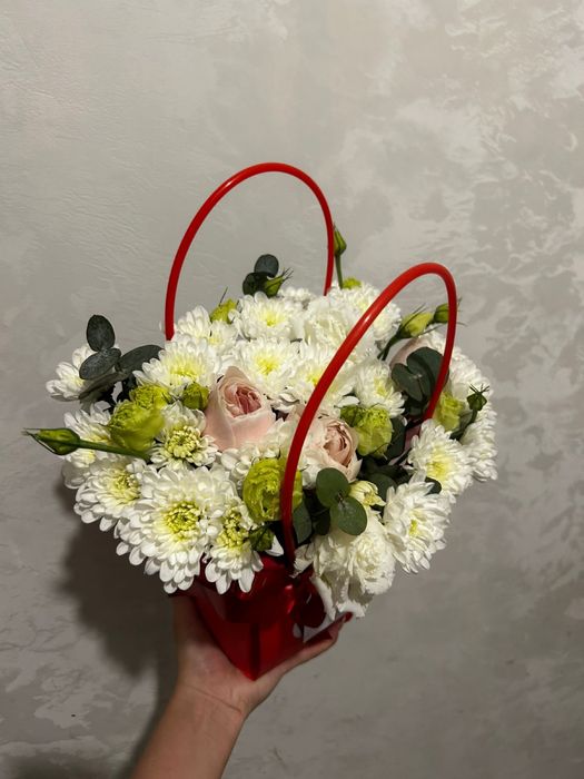 Продам цветы комплимент