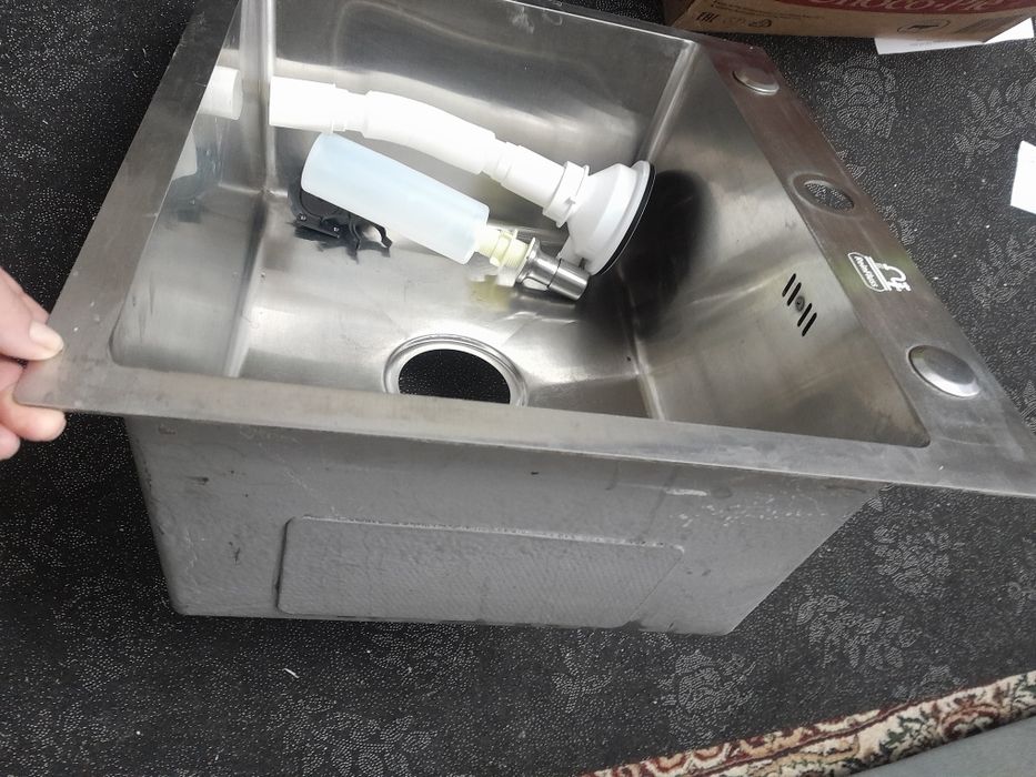 Продам кухонная  мойка