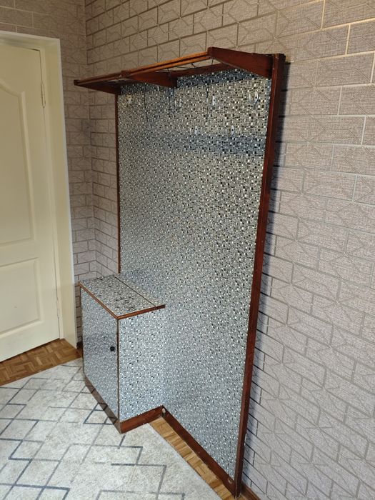 Продам прихожую.