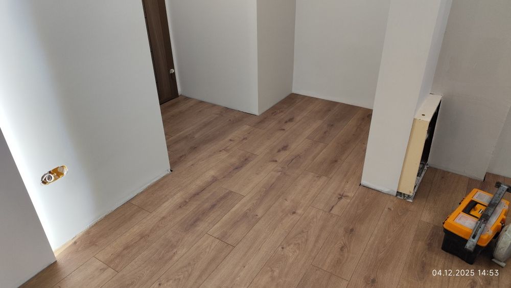 Ламинат (паркет), винил , первази