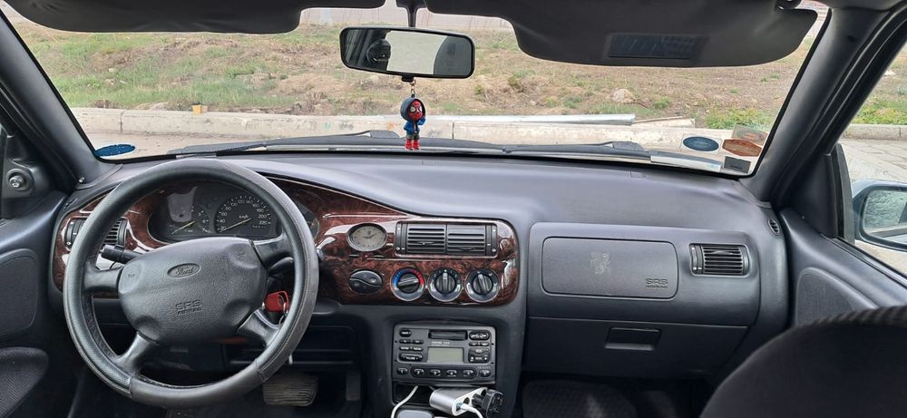 Продам Форд Эскорд