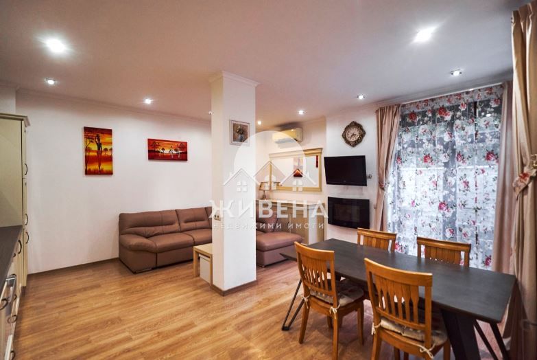 Продава се Тристаен апартамент в Варна, Бриз - 133 кв.м за 2151 €/кв.м - Снимка #3